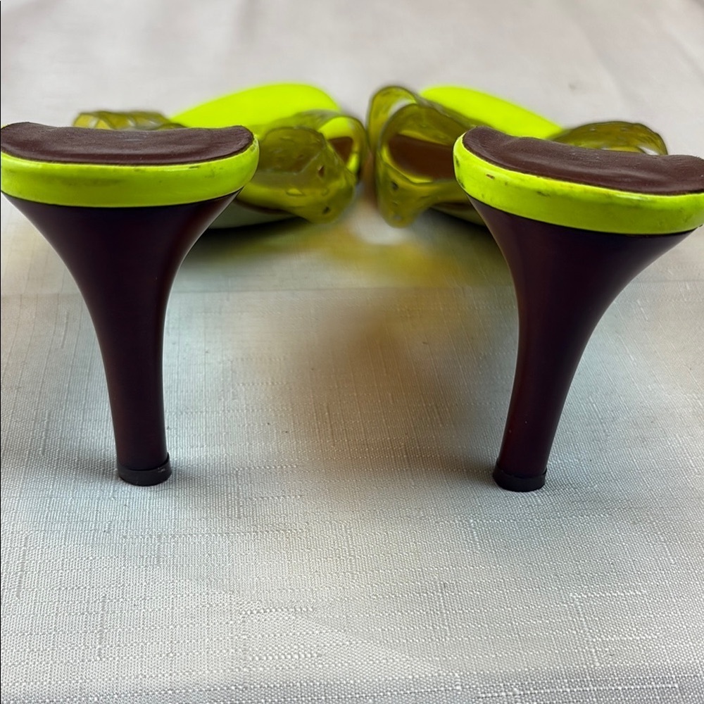 🧊Donald J. Pliner Yellow greenHeels Vibrant Modern Designed - Picture 3 of 5